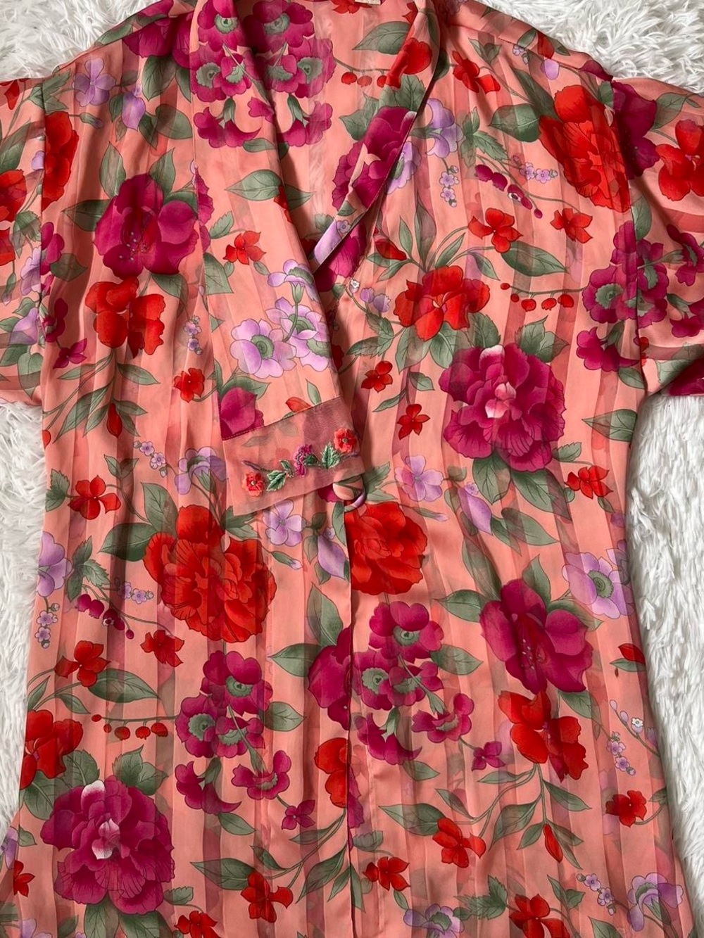 Victoria's Secret 90s Peach Floral Robe with Red & Pink Flowers